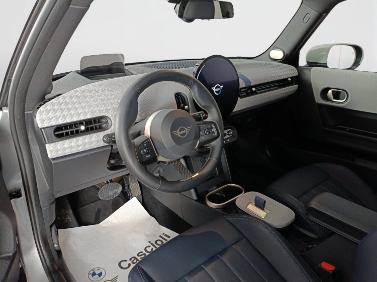 7 - MINI Cooper Mini Cooper 3p 1.5 C Favoured auto