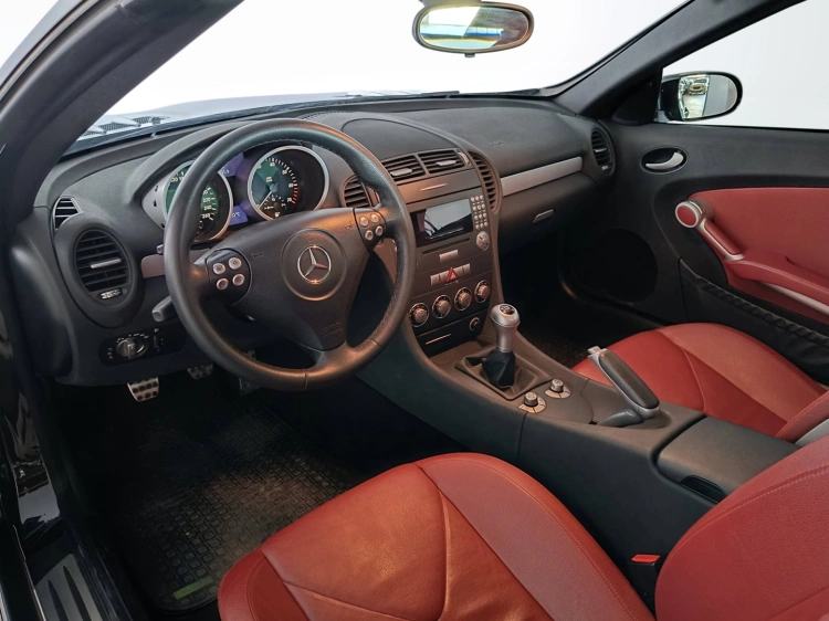 8 - Mercedes-Benz SLK 200 k