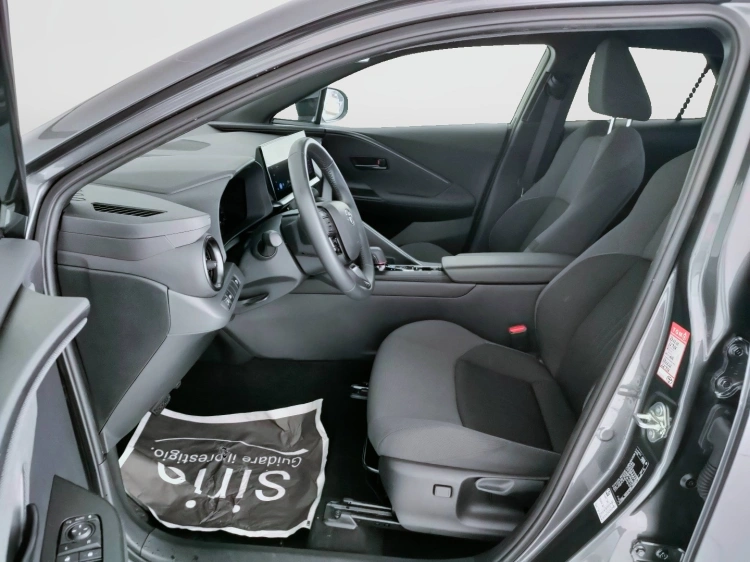 16 - Toyota C-HR C-HR 2.0 hv Trend fwd e-cvt