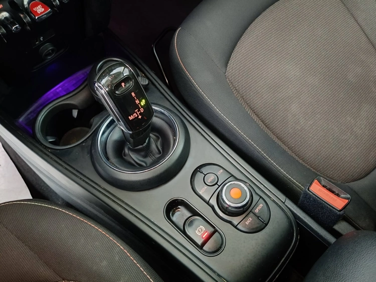 16 - MINI Countryman Mini Countryman 2.0 Cooper D Business auto my18