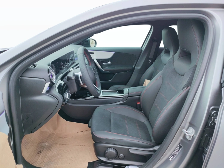 13 - Mercedes-Benz Classe A 200 d Automatic