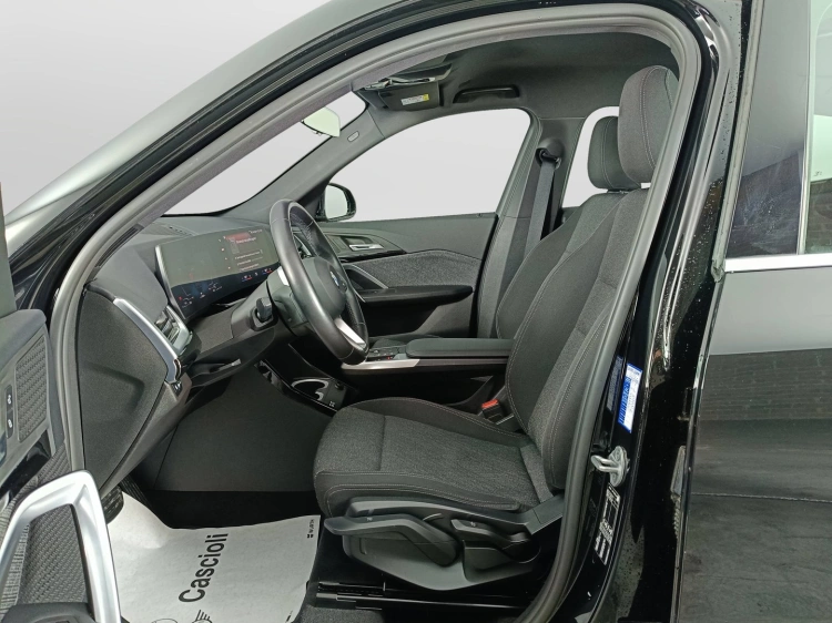 8 - BMW X1 X1 sdrive18d Edition Essence auto