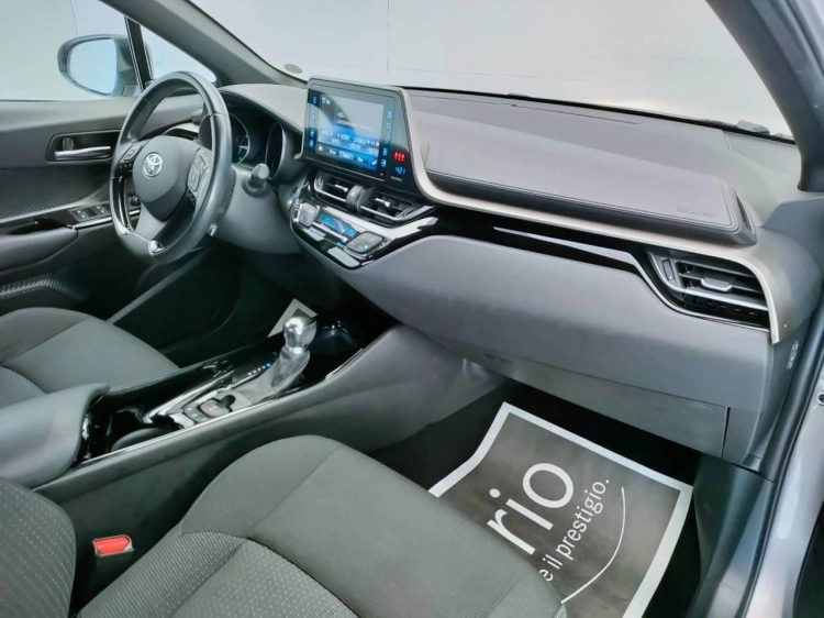 11 - Toyota C-HR C-HR 1.8h Trend 2wd e-cvt