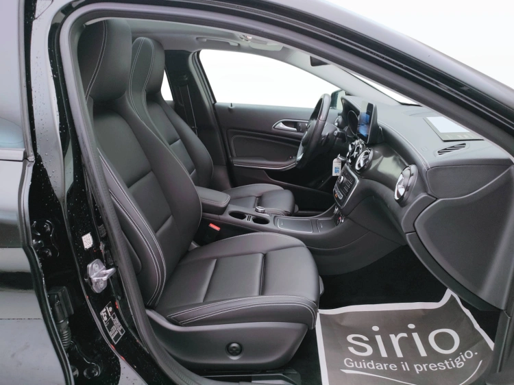 10 - Mercedes-Benz GLA 200 d Night Edition 4matic auto