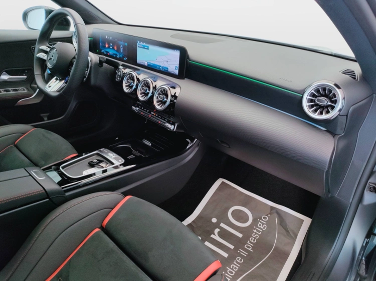 16 - Mercedes AMG Classe A Mercedes-AMG A 35 RACE EDITION 