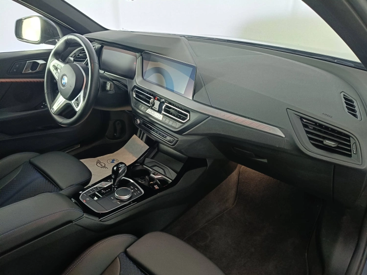 11 - BMW Serie 1 118d Msport auto