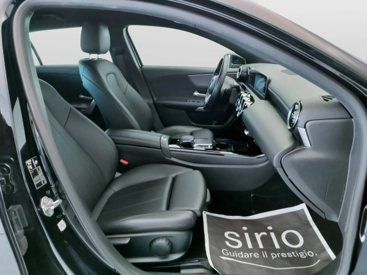 13 - Mercedes-Benz Classe A 180 d Premium auto