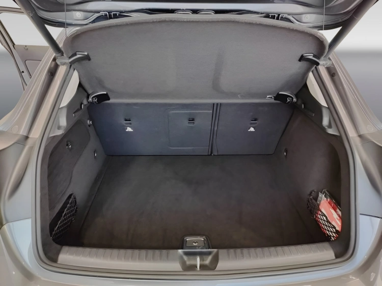 7 - Mercedes-Benz GLA 200 d Business auto