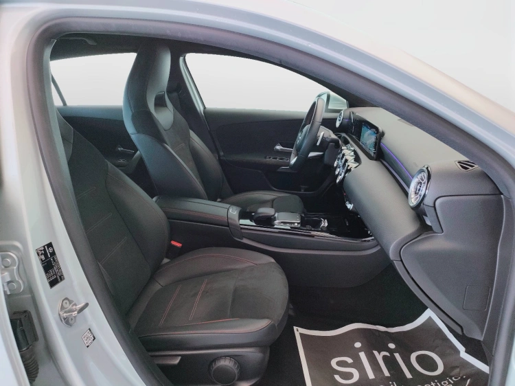 14 - Mercedes-Benz Classe A 180 d Premium auto