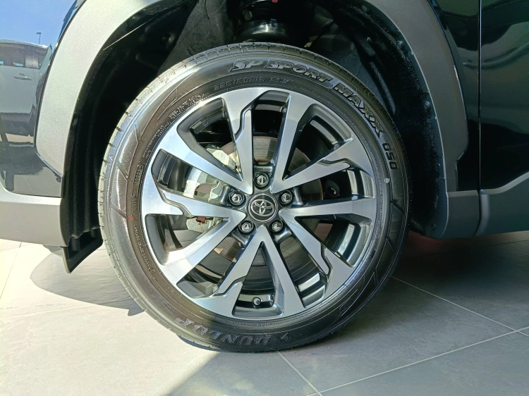 9 - Toyota C-SUV COROLLA CROSS 1.8 FWD TRD MY24