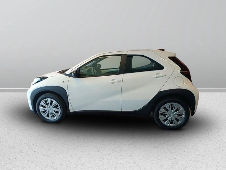 3 - Toyota Aygo X AYGO X 10B MT ACTIVE MY24
