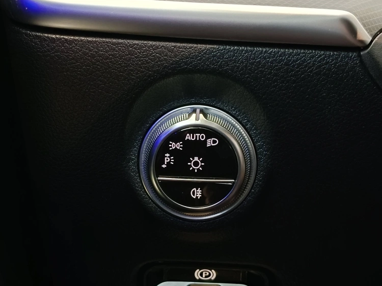 17 - Mercedes-Benz Classe C 200 d mhev Sport auto