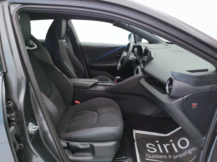 9 - Toyota C-HR C-HR 2.0 hev GR Sport awd e-cvt