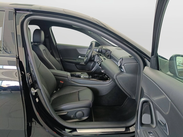 11 - Mercedes-Benz Classe A 180 d Sport Night edition auto