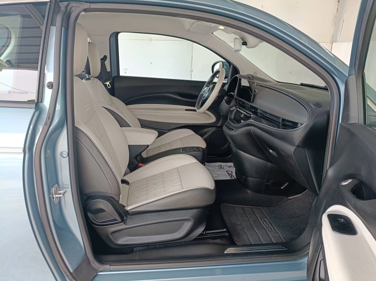 10 - Fiat 500e 500e 3+1 La Prima