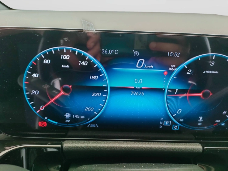 19 - Mercedes-Benz GLA 200 d Premium auto