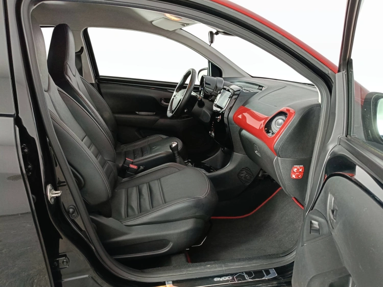 11 - Toyota Aygo Aygo 5p 1.0 x-clusiv red pack 72cv