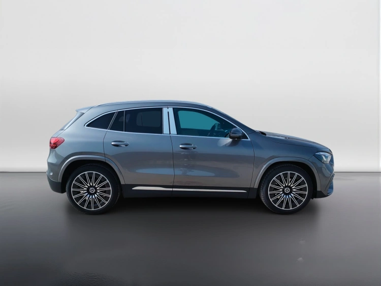 7 - Mercedes-Benz GLA 200 d automatic