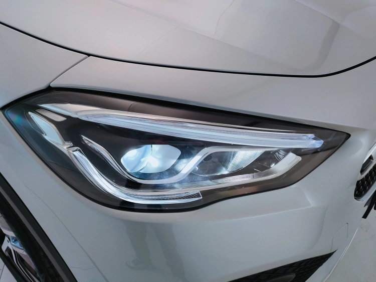12 - Mercedes-Benz GLA 200 d Sport Plus auto