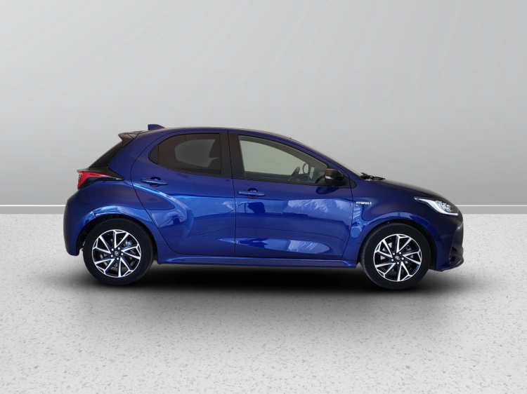 8 - Toyota Yaris Yaris 1.5h Lounge