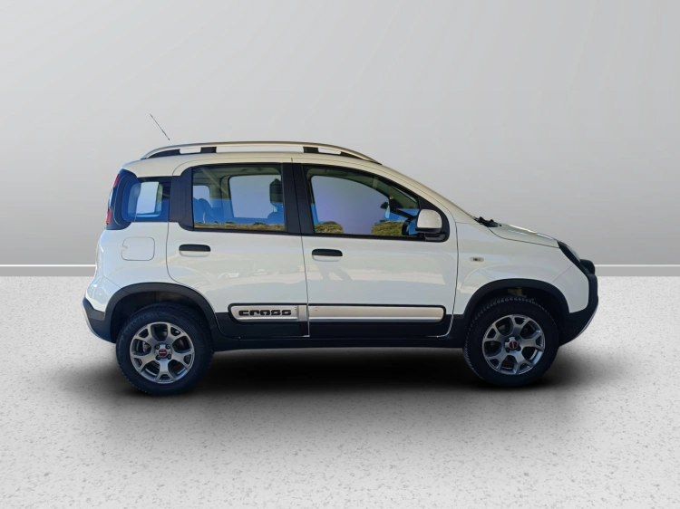 6 - Fiat Panda Panda 1.3 mjt 16v Cross 4x4 s&s 95cv