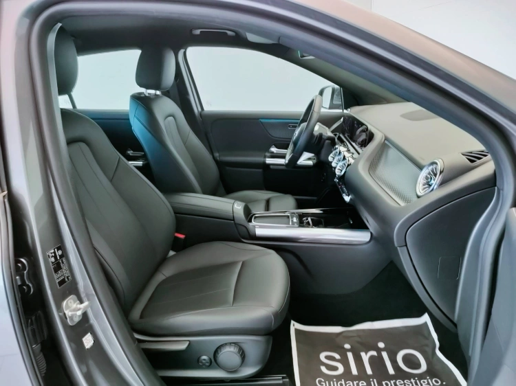 16 - Mercedes-Benz GLA 180 d Progressive Advanced Plus auto