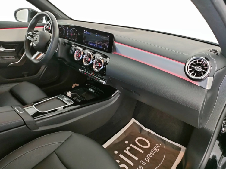10 - Mercedes-Benz Classe A 180 d AMG Line Advanced Plus auto