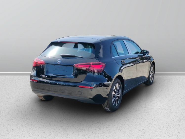 5 - Mercedes-Benz Classe A 180 d Automatic