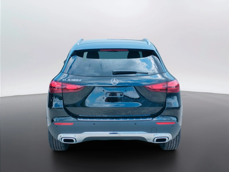 4 - Mercedes-Benz GLA 180  d Automatic