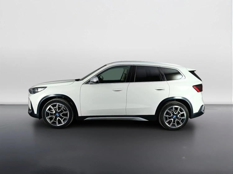 6 - BMW iX1 iX1 xdrive 30 X-Line