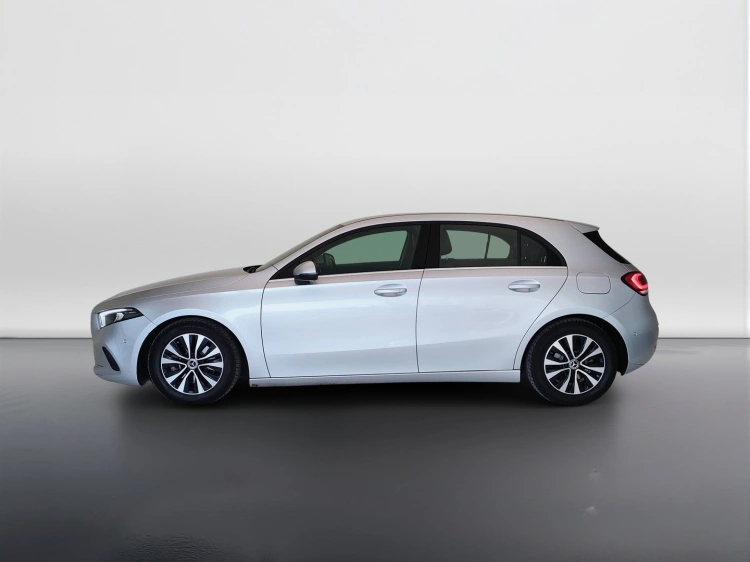 8 - Mercedes-Benz Classe A 180 d Business auto