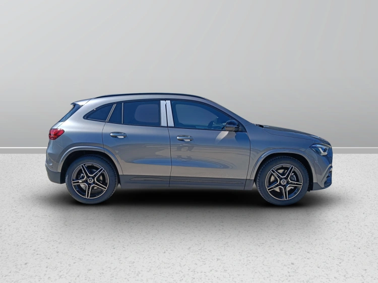 6 - Mercedes-Benz GLA 200 d automatic