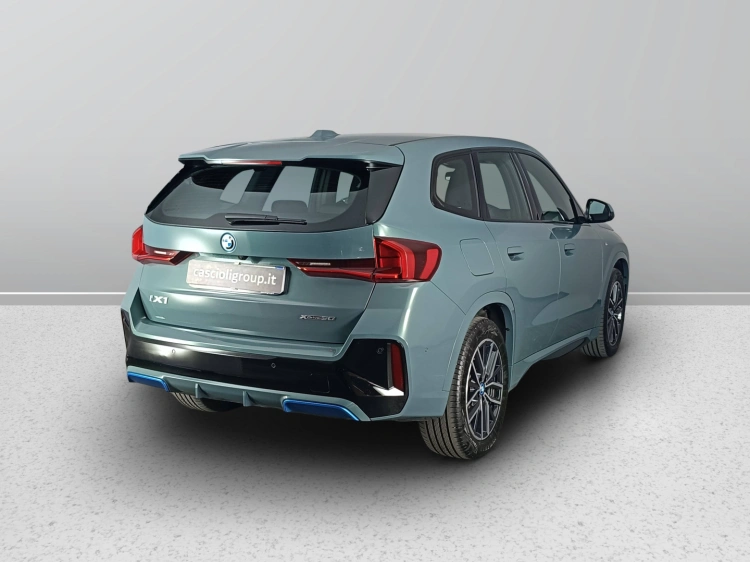 4 - BMW iX1 iX1 xdrive 30 MSport