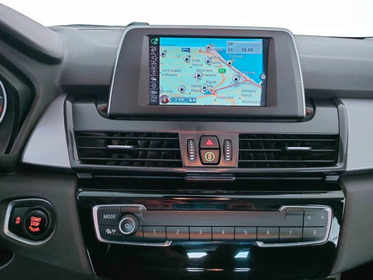 11 - BMW Serie 2 218d Gran Tourer Advantage 7p.ti auto