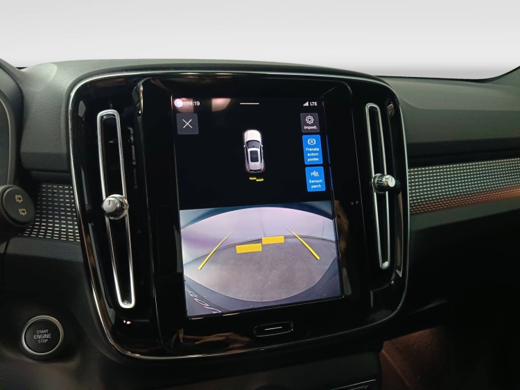 13 - Volvo XC40 XC40 2.0 b3 Core auto