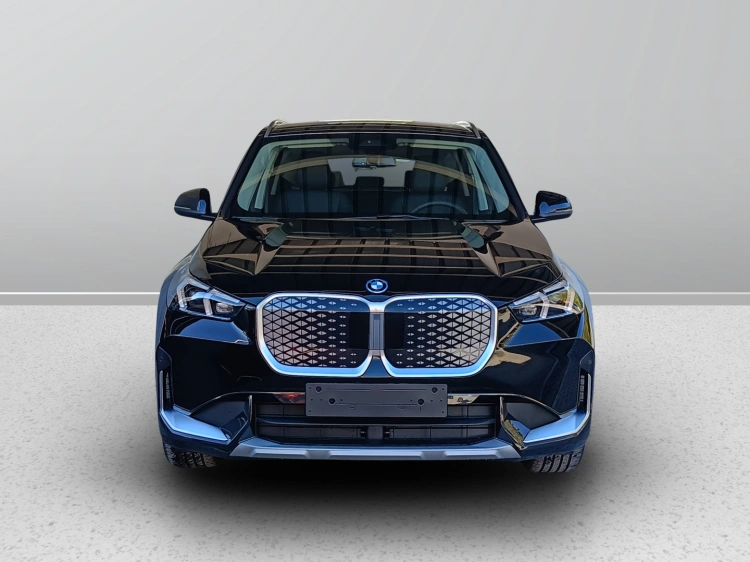 2 - BMW iX1 BMW iX1 eDrive20-Special Edition
