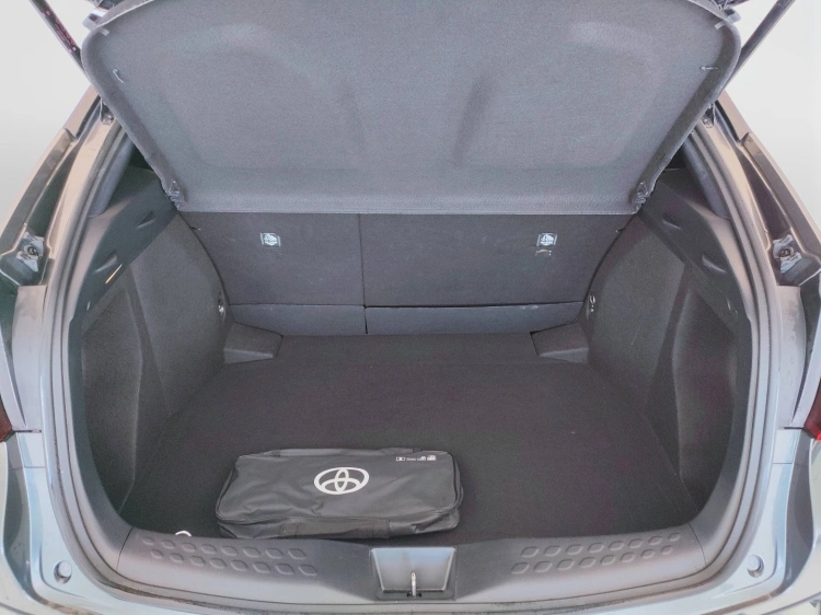 9 - Toyota C-HR C-HR 1.8h Trend e-cvt