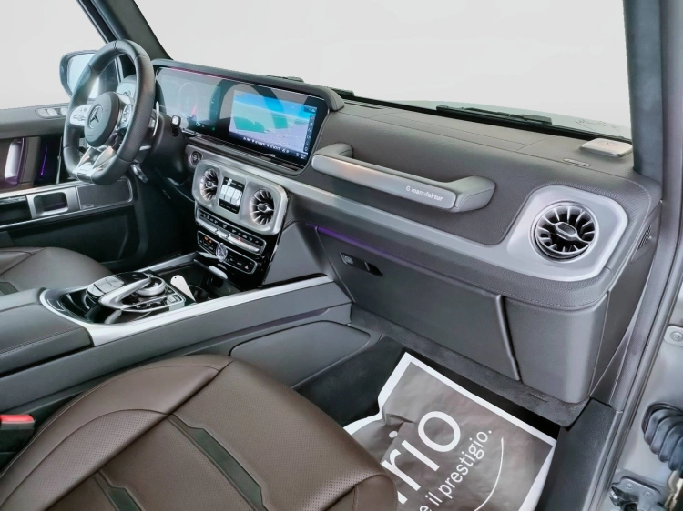 16 - Mercedes AMG Classe G Mercedes-AMG G 63