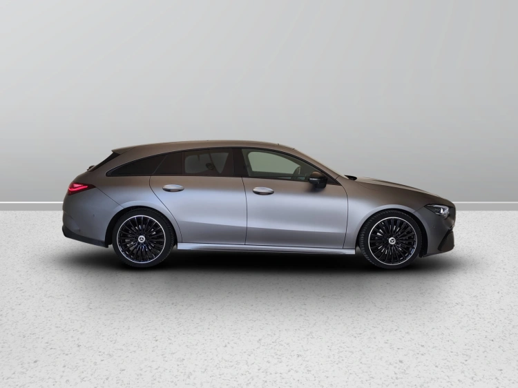 7 - Mercedes-Benz CLA Shooting Brake 200 d AMG Line Premium Plus auto