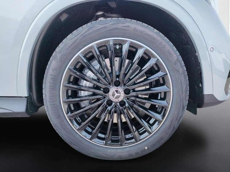 11 - Mercedes-Benz GLC 220 d 4MATIC Coupe