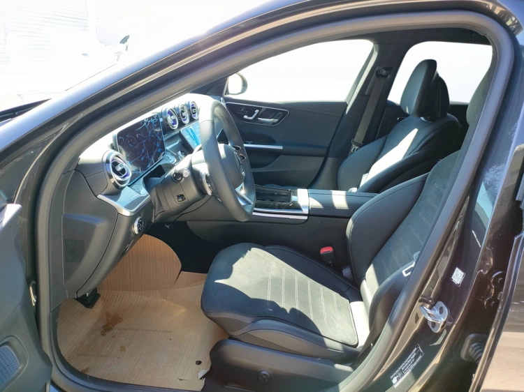 9 - Mercedes-Benz Classe C 300 d Station Wagon
