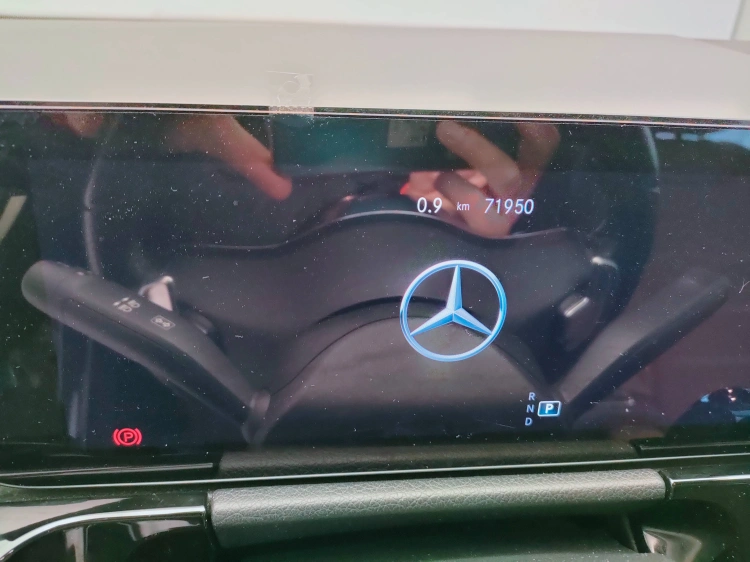 17 - Mercedes-Benz GLA 200 d Premium 4matic auto