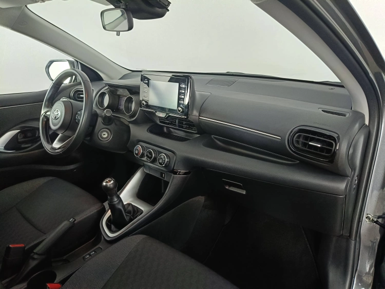 10 - Toyota Yaris Yaris 1.0 Trend