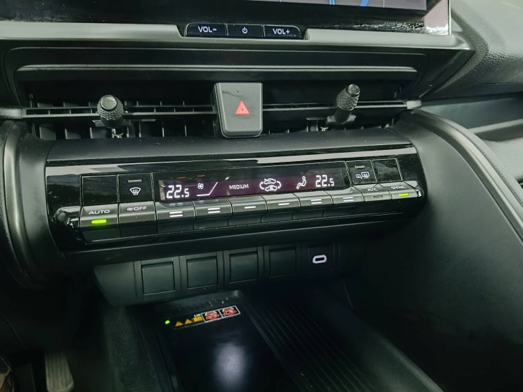 14 - Toyota C-HR C-HR 1.8 hv Trend fwd e-cvt