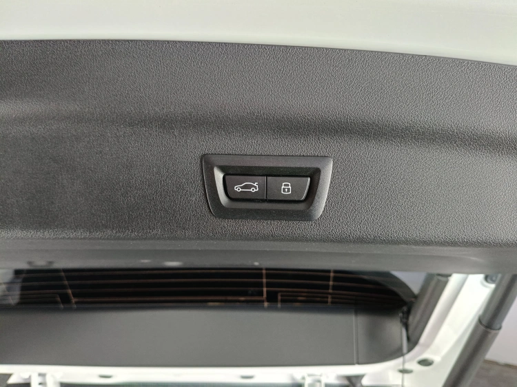 16 - BMW iX1 iX1 edrive 20 MSport