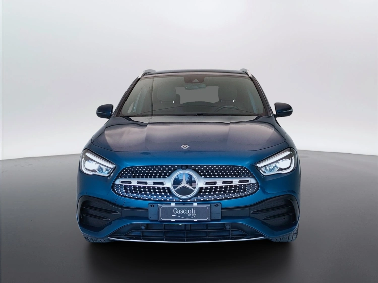 2 - Mercedes-Benz GLA 200 d Premium 4matic auto