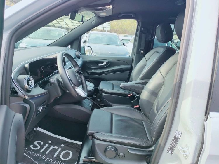 11 - Mercedes-Benz Classe V Extralong 250 d Avantgarde auto