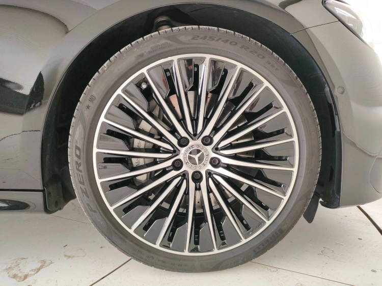 8 - Mercedes-Benz Classe E 220 d AMG Line Advanced Plus auto