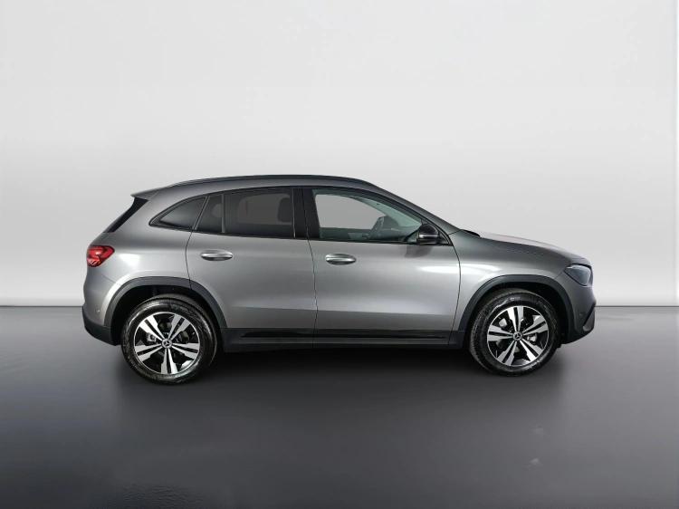 6 - Mercedes-Benz GLA 180 d Progressive Advanced Plus auto