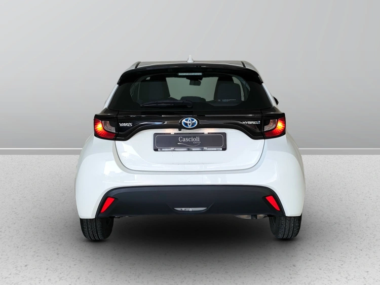 4 - Toyota Yaris Yaris 1.5h Active